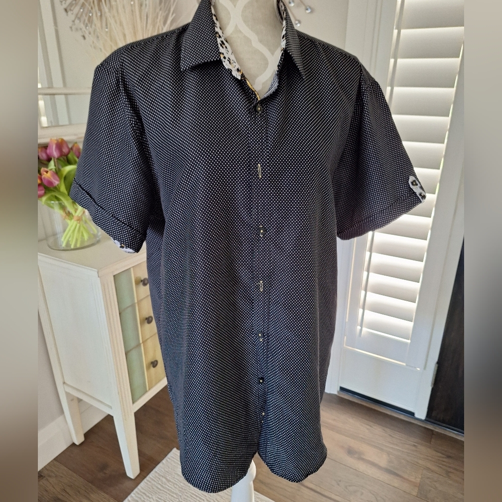 XL short sleeve button down